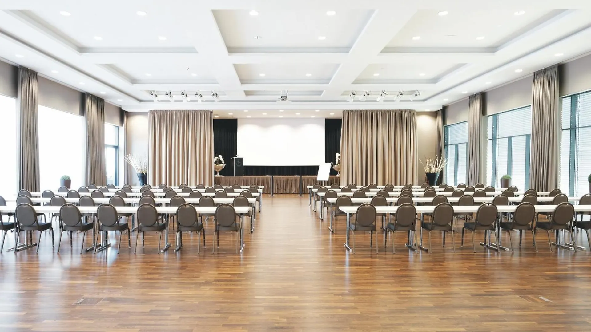 Landhotel Krummenweg Ratingen 4*,