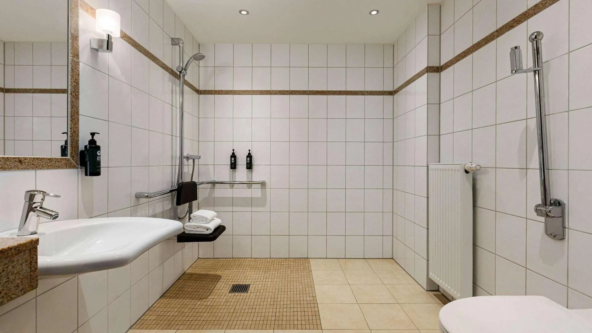 Landhotel Krummenweg Ratingen 4*,